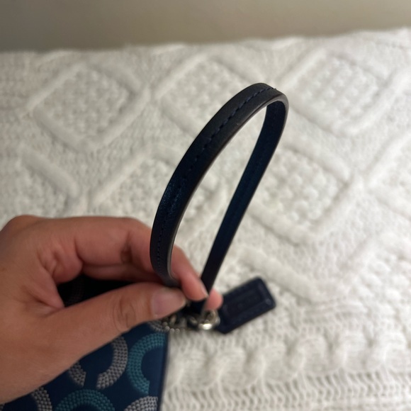 Coach Patterned Blue Wristlet 💙🖤 - Picture 4 of 11